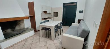 Assemini via piave trilocale arredato