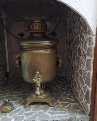 Samovar russo e orologi antichi