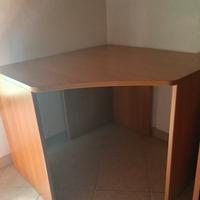 scrivania angolare in legno 