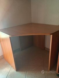 scrivania angolare in legno 