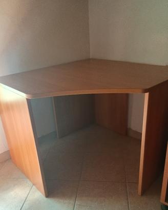 scrivania angolare in legno 