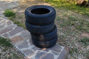 gomme Kumho 185/60 R14 4 seminuove