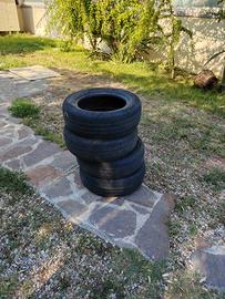 gomme Kumho 185/60 R14 4 seminuove