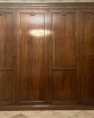 Armadio in legno massello