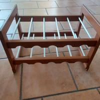 portabottiglie in legno e metallo 