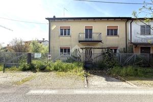 PORZIONE DI BIFAMILIARE A TOMBOLO