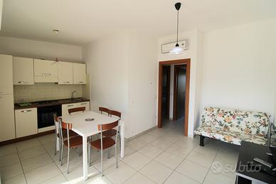 A718- Triloclale con posto auto e A/c