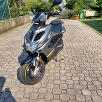 Aerox 50 1800 euro trattabili