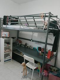 letto a castello con scrivania sotto