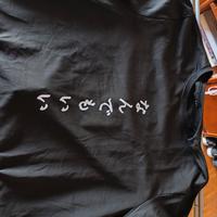 T-shirt con stampa grafica 