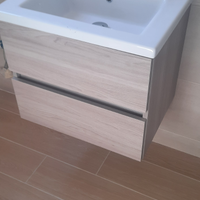 Mobile bagno più lavabo nuovo da negozio