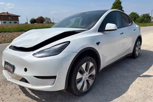 Tesla Model Y Long Range RWD