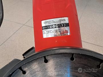 Smerigliatrice angolare Milwaukee AG 22-230 DMS