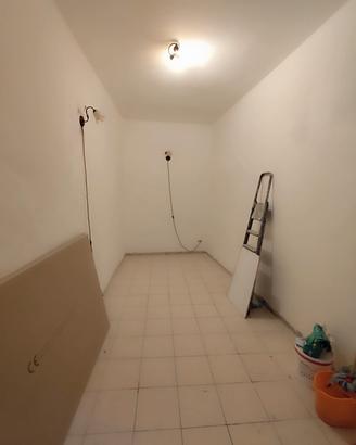 locale 16 mq con bagno-via Aldo Moro Butera (CL)