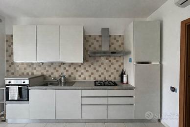 Arredamento completo, cucina camera bagno soggiorn