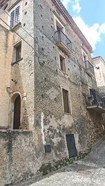 CASA DI CORTE A FIUMEFREDDO BRUZIO