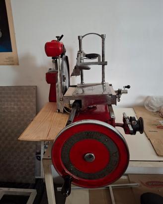 Affettatrice manuale Omega anni 50. perfettamente 