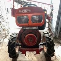 Trattore motozappa agricolo