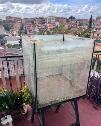 Acquario cubo 166 litri
