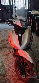 Beverly 300 S