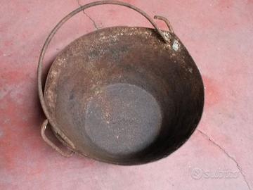 Antico secchio da muratore vintage