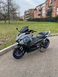 TMAX 560 ICON GREY