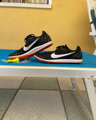 Scarpe chiodate atletica leggera.