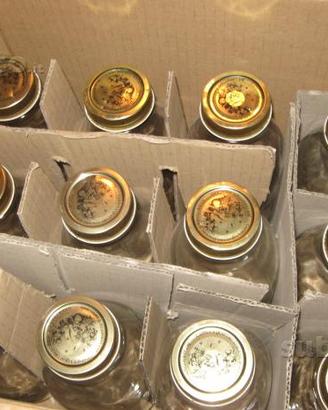Bottiglie e vasi bornioli per conserve e marmellat