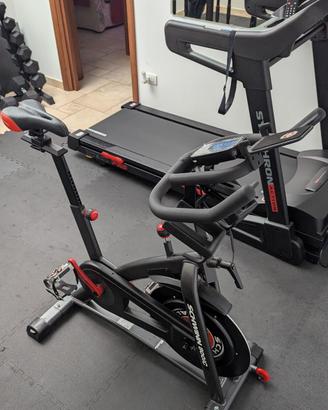 Spinbike professionale Schwinn IC8 (800 IC)
