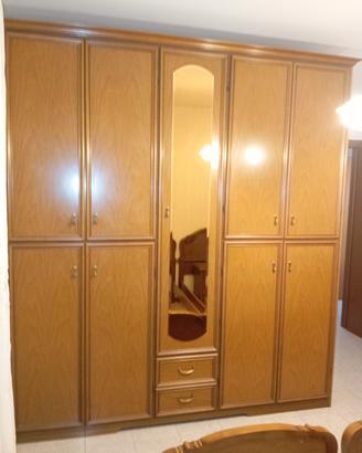CAMERA DA LETTO IN LEGNO MARRONE