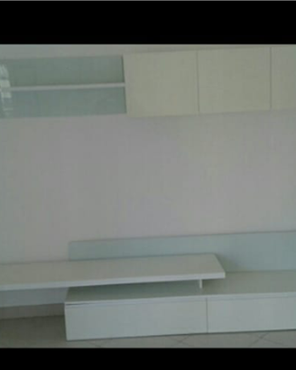 Parete attrezzata bianco laccato e vetro