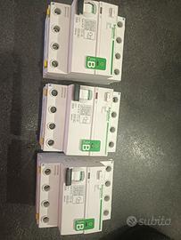 3 Interruttori differenziali CLASSE B
Schneider 