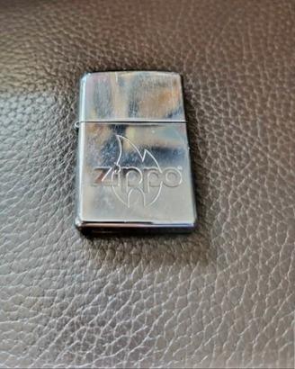 ZIPPO vintage con fiammaelogo accendino in acciaio