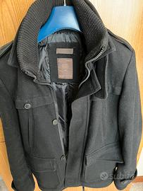 Cappotto uomo colore nero bershka