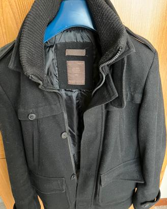 Cappotto uomo colore nero bershka