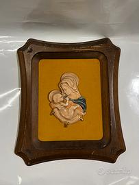 Quadro in legno con disegno in rilievo di maria