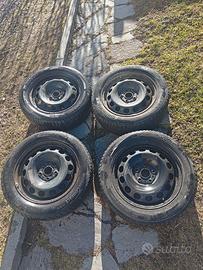 cerchi in ferro da 16 con gomme invernali