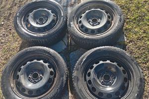 cerchi in ferro da 16 con gomme invernali