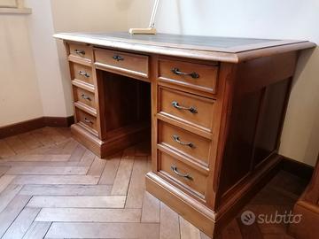 Scrivania ministeriale e vetrinetta primi 900