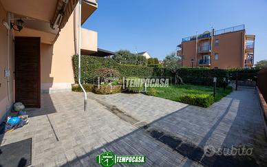 VILLA A SCHIERA CON 250MQ DI GIARDINO!