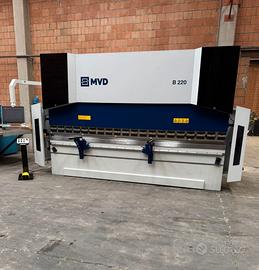 Piegatrice 4100x220 ton cnc 6 assi nuova