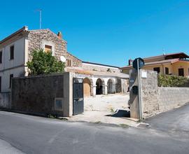 Casa Indipendente con Cortile e Terrazza