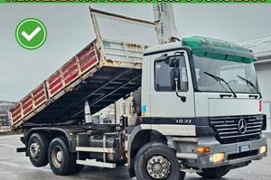 Camion ribaltabile Con Gru Mercedes-Benz Actros