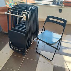  N° 12 sedie pieghevoli con carrello