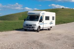 Camper semintegrale Adria coral 640 ds