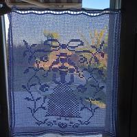 tendina lavorata a filet