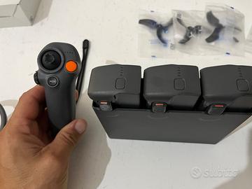Drone dji avata 2 con 2 radiocomandi o se volete 1
