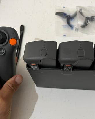Drone dji avata 2 con 2 radiocomandi o se volete 1
