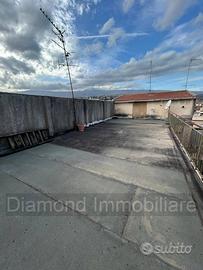 Palazzetto con terrazza a Giarre centro