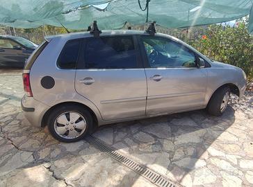 Polo comoda sa usare